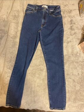 Abercrombie & Fitch Women's Skinny Jeans in Dark Blue Denim